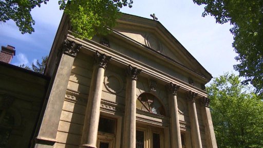 Karlovy Vary zachraňují unikátní krematorium