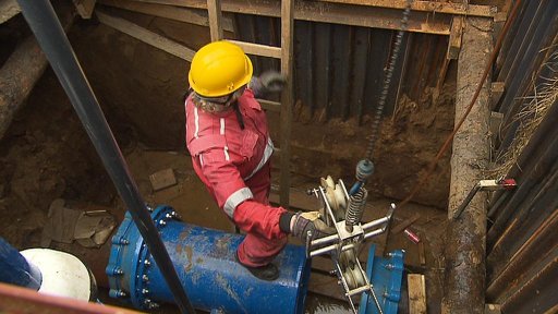 Dejvice a Bubeneč stále bez pitné vody