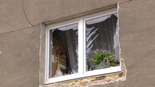 V bytovém domě v Buštěhradu u Kladna v noci bouchl plyn.