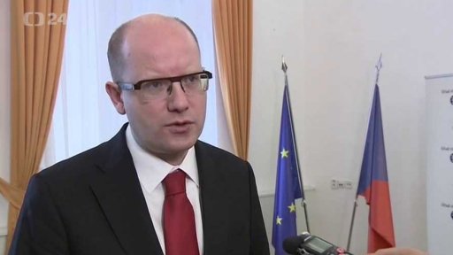 Premiér: vláda plní ekonomické plány