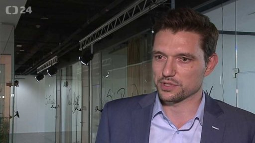 Domácnosti i firmy lépe splácejí úvěry