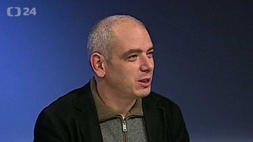 Tržby na internetu i v obchodech rostou