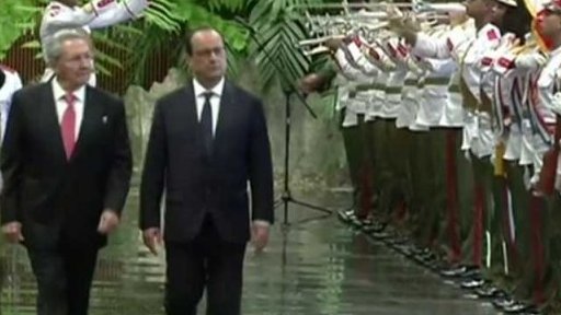 Prezident Hollande navštívil Kubu