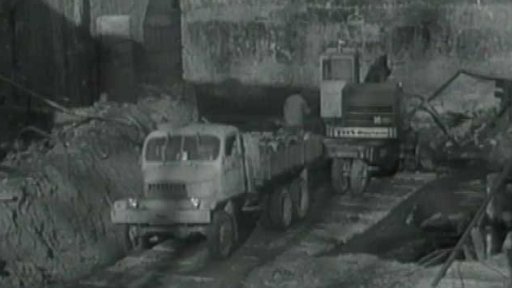 Výstavba metra A (1975)