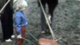 Děti pečují o zahradu ve své školce (1985)