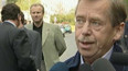 V. Havel hodnotí zásah policistů proti demonstrantům (2000)