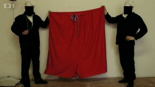 Rudé trenýrky na Hradě