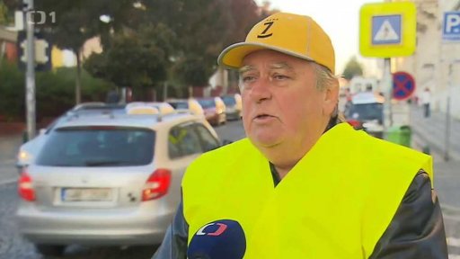 Dobrovolníci u přechodů