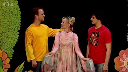 Filip a Tomáš si zkusí, jaké to je být motýlem a Otylka zase, jaké to je být člověkem.