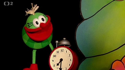 Muf posunul Fámule budík, ta zaspala.