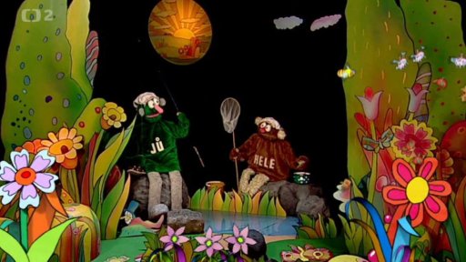 Jů a Hele chytají ryby na gumové žížalky, přidá se i Tomáš,  nic nechytí.