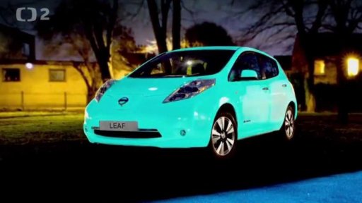 Svítící lak Nissanu