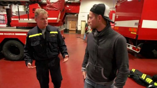 Vystříhání řidiče ze zdemolovaného auta