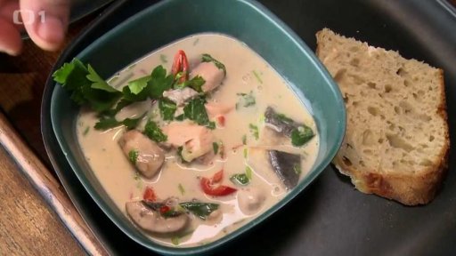 Polévka z lososa s kokosovým mlékem