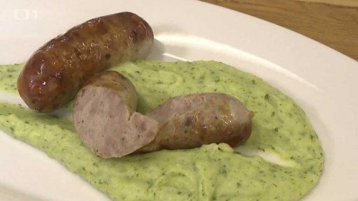 Valašské sýrové klobásy se špenátovým pyré