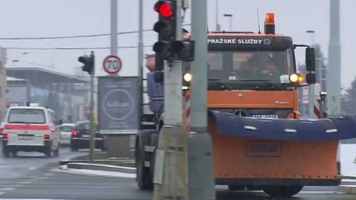 Sníh komplikuje dopravu