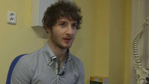 Bolavá záda kvůli mobilu