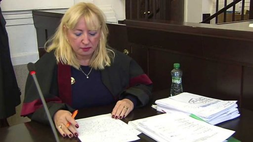 Zatýkání uvnitř policie