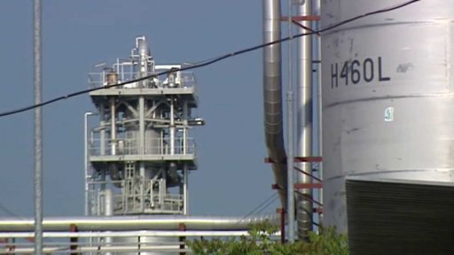 Uskladňování ropy v Česku