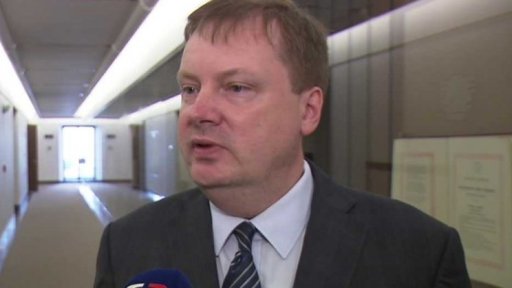 Klouzavý mandát pro politiky