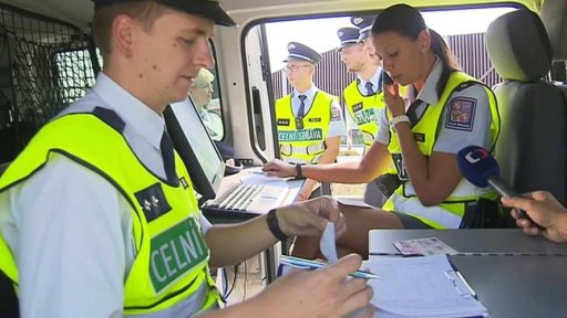 Celníci v roli exekutorů