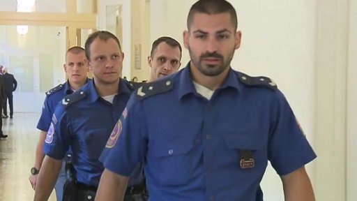 Prodloužení vazby pro vraha taxikářů