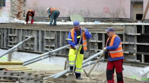 Mezi odhalenými nelegálními zaměstnanci přibývá cizincům