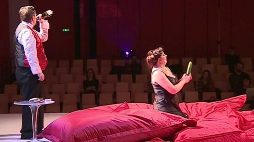 Opera Powder Her Face