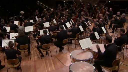 Berlínská filharmonie hraje uprchlíkům