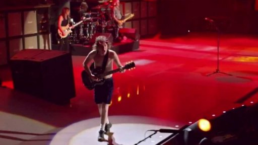 Zpěvák Axl Rose bude zpívat s AC/DC