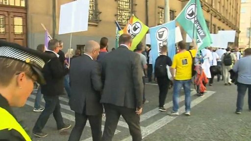 Protesty proti vyšším poplatkům za autorská práva