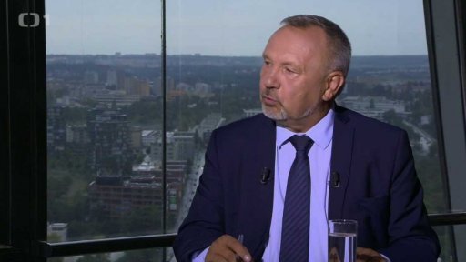 Marian Jurečka (KDU-ČSL), ministr zemědělství, 1. místopředseda strany; Pavel Kováčik (KSČM), stínový ministr zemědělství, předseda poslaneckého klubu