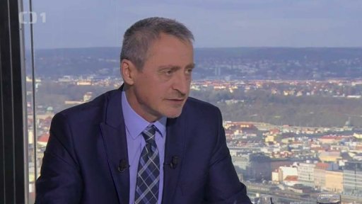 Martin Stropnický (ANO), ministr obrany, člen předsednictva hnutí, poslanec; Vojtěch Filip (KSČM), předseda strany, místopředseda Poslanecké sněmovny PČR