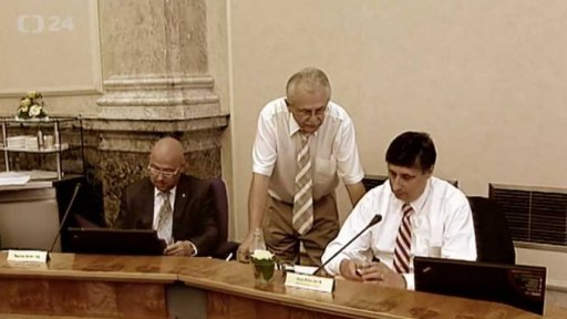 Akta OVM: Peníze v ráji