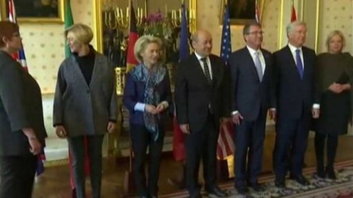 Boj proti IS + rozhovor s P. Zavadilem a O. Burešem