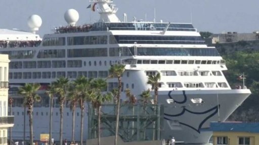 Kuba nezvládá turisty