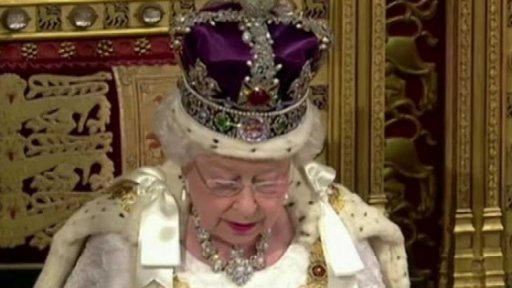 Královna otevřela další rok parlamentu + rozhovor s B. Hnízdem