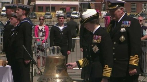 Zvon z křižníku HMS Hood opět bije