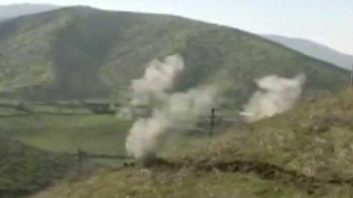 Boje v Náhorním Karabachu + rozhovor s M. Karasem