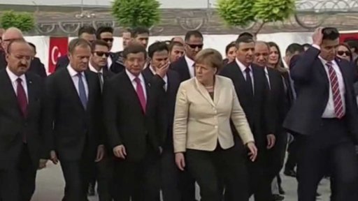 Ostrá jednání mezi EU a Tureckem + rozhovor s V. Černohorským a T. Laněm