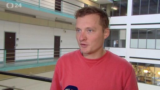 Přes kosti mrtvých