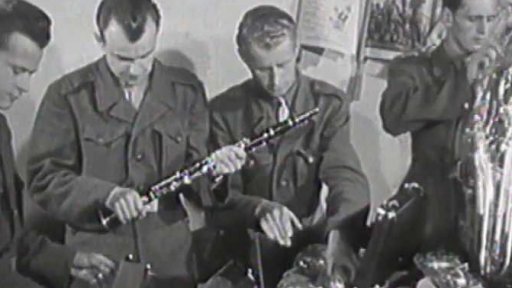 Život v armádě se zlepšuje (1950)