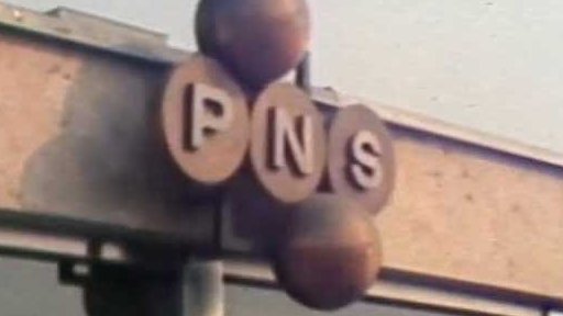 Nedostatek novin u stanic metra (1982)