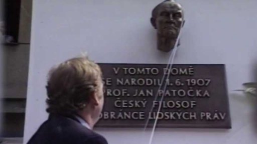 Pamětní deska J. Patočkovi (1990)