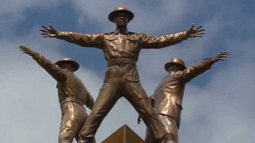 Pomník parašutistům ze skupiny Anthropoid (2009)