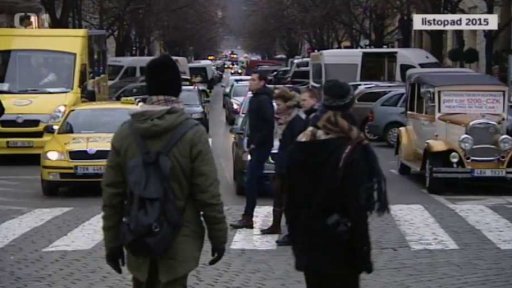 Taxikáři dál řádí v Pařížské