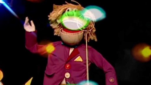 Hary Šoumen zpívá svůj únorový hit Únor bílý!