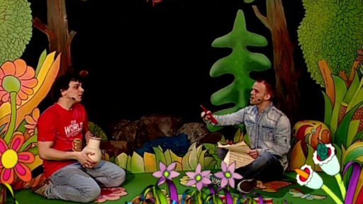 Mufikanti Filip a Tomáš a Muf zpívají píseň U studánky.