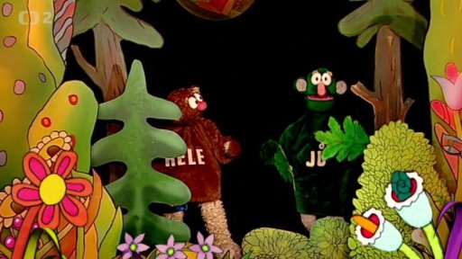 Jů a Hele si hrají na schovávanou.