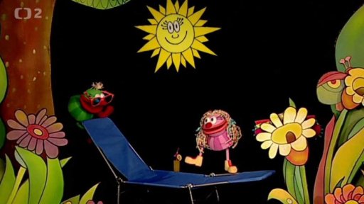 Muf se nechává ovívat Otylčinými křidélky. Fámula se nebohé Otylky zastane…